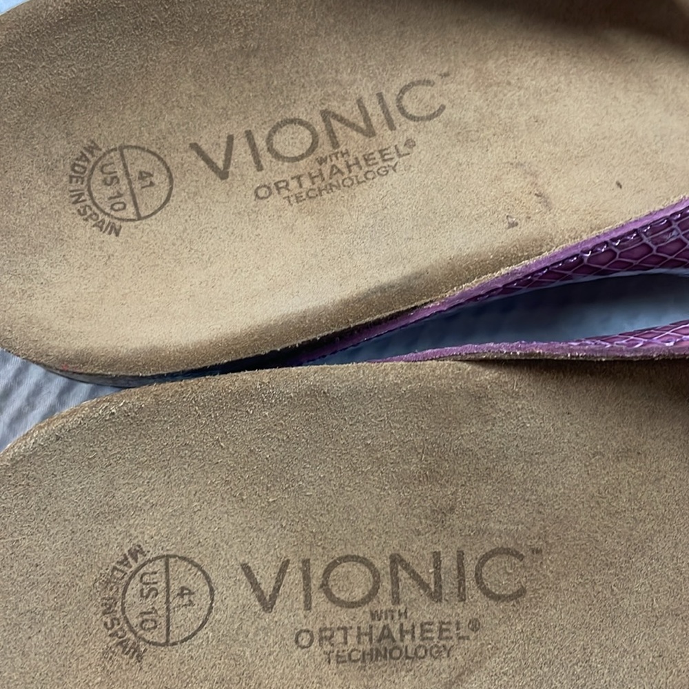 Vionic Women's Purple Sandals - Picture 4 of 9